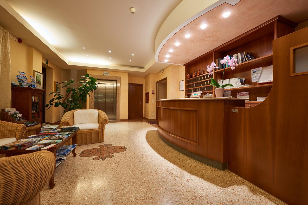 Hotel Belvedere Torri Del Benaco Luaran gambar
