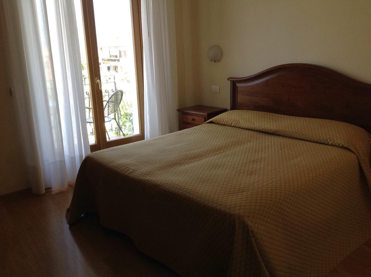 Hotel Belvedere Torri Del Benaco Luaran gambar