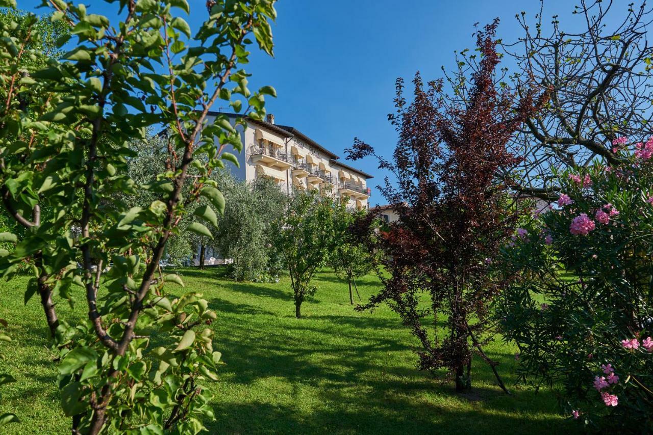 Hotel Belvedere Torri Del Benaco Luaran gambar